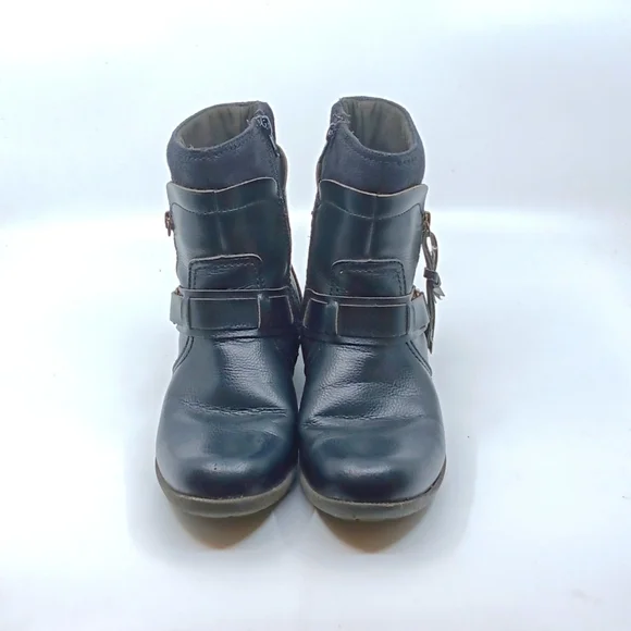 Clarks Black Ankle Boots W/ Dual Zipper Design - Picture 6 of 13